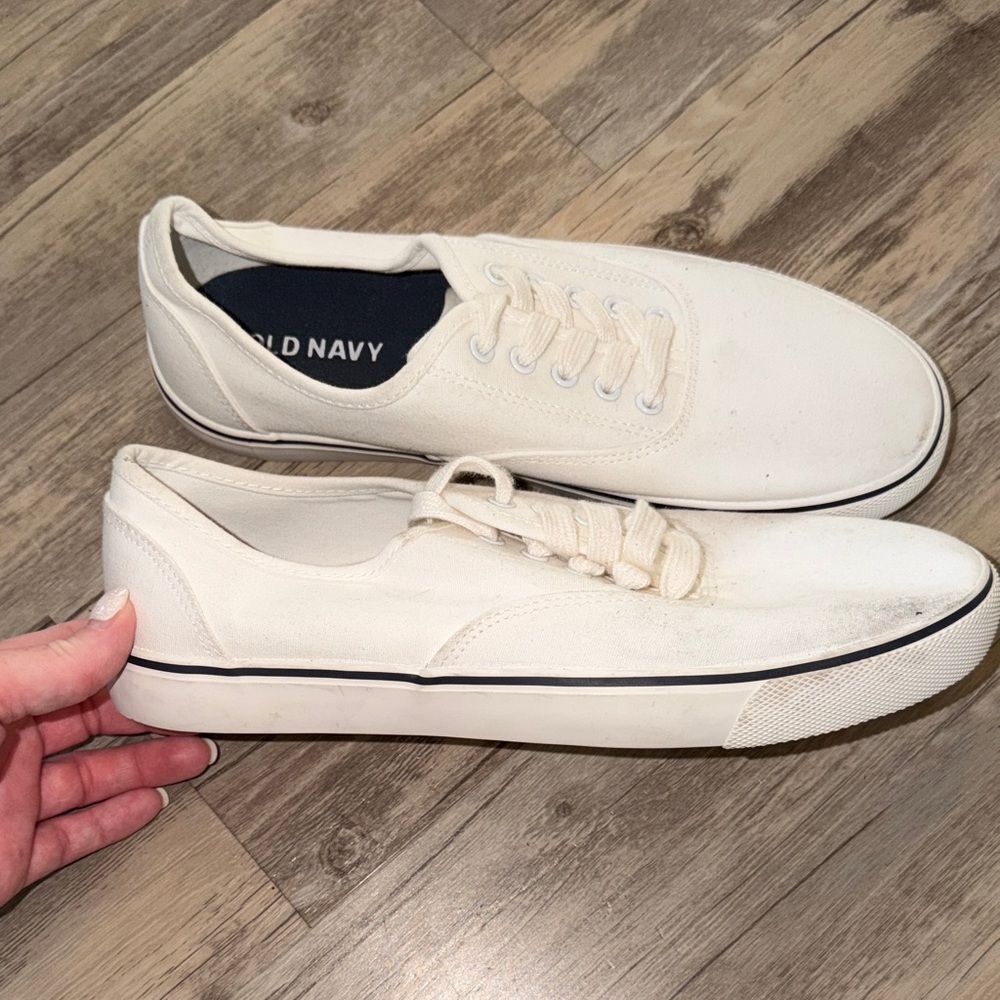 Old Navy Men's Off-White Canvas Low-Top Sneakers with Navy Insole